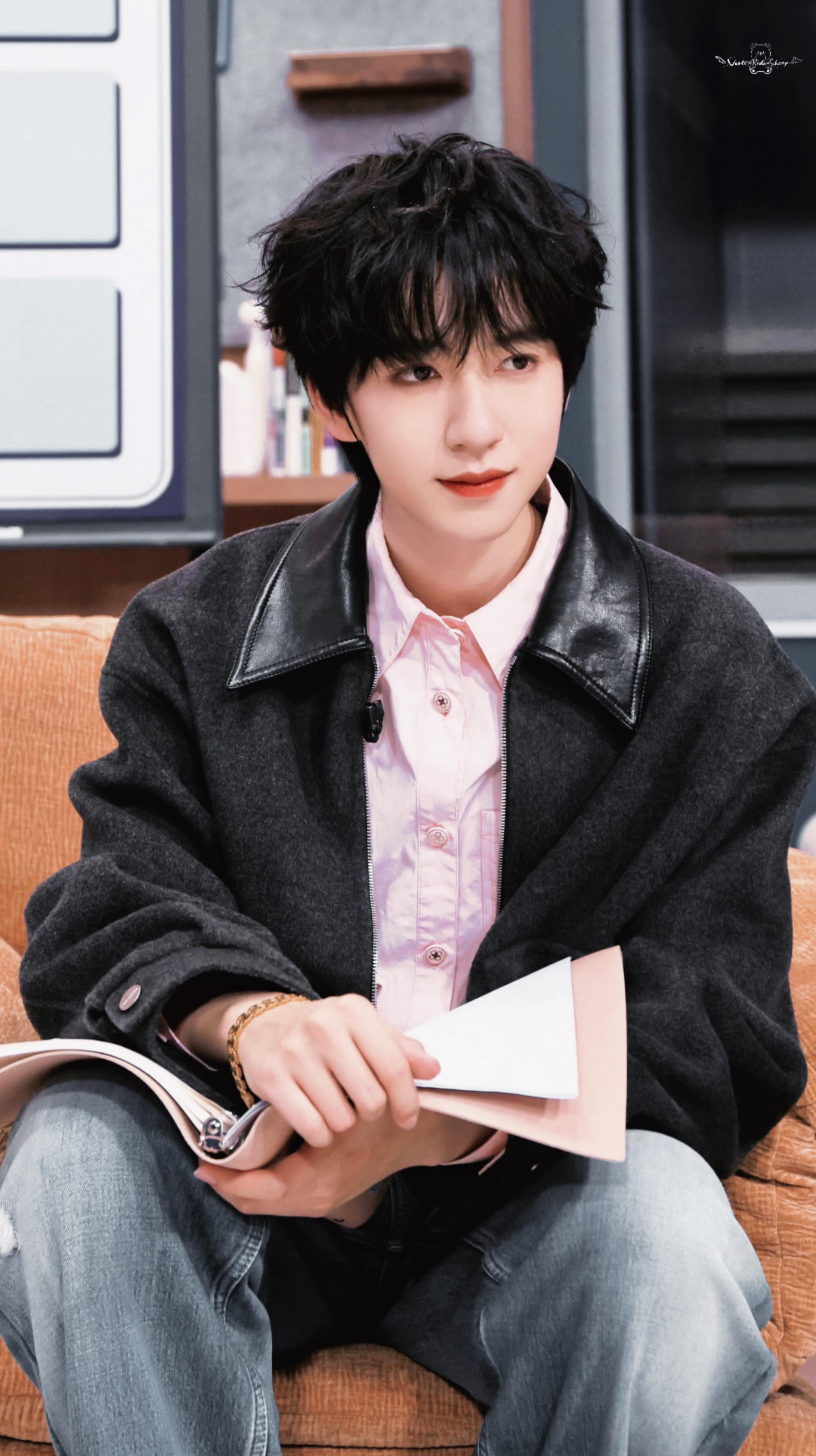 刘耀文贺峻霖又双叒叕在争宠了 刘耀文和贺峻霖日常争宠实录又更新了！一个在信里悄悄