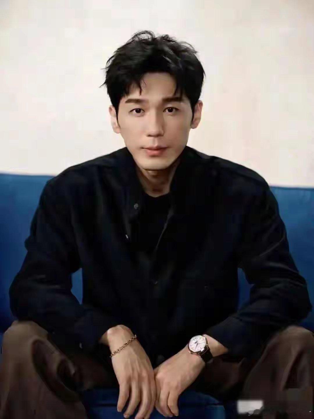 太平年 钱弘俶这一口气九个头衔，嘴皮子都要打结了，妥妥的地狱难度。要不别背了，直