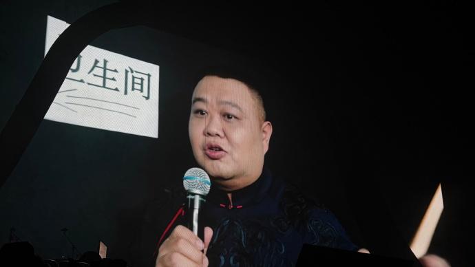 德云社岳云鹏个人首场演唱会圆满成功，门票售罄，现场坐的满当当。用观众的话说，岳云
