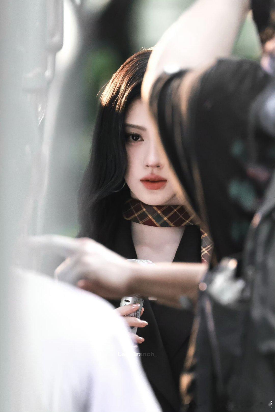 jjy鞠婧祎来战 jjy鞠婧祎阿黛 “晚风带着你的笑懵懵懂懂 有万分之一的心动在