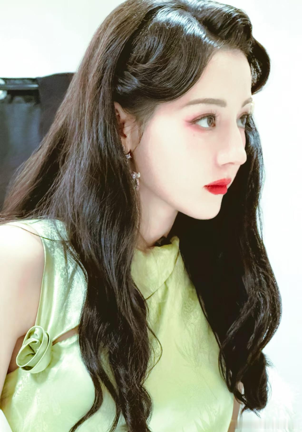 🍉《万渣朝凰》这项目还在推进中，主要是单元男主多比较难找，女主迪丽热巴不变，女