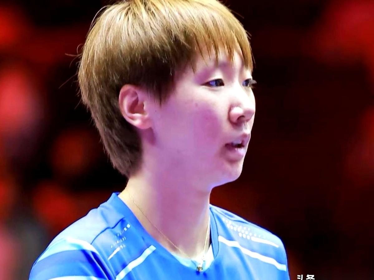 说真的，今天这场球，谁输谁赢，有那么重要吗？
反正都是咱们赢。
真正有意思的，是