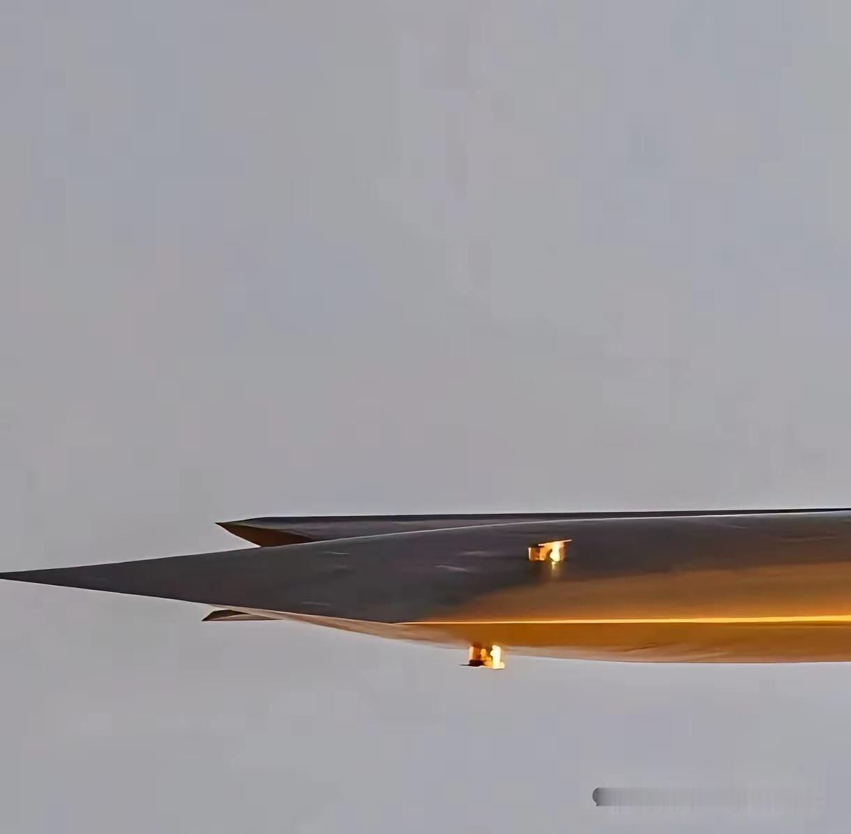 不可否认的是，目前为止，B-2是全球唯一一款隐身战略轰炸机。
B-2号称“幽灵”