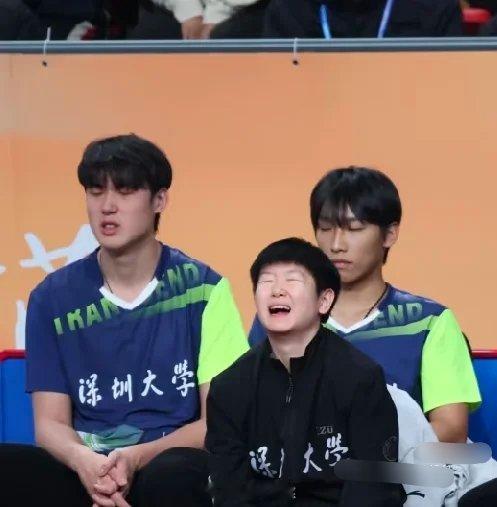 孙颖莎：不敢睁开眼，希望是我的幻觉。。 