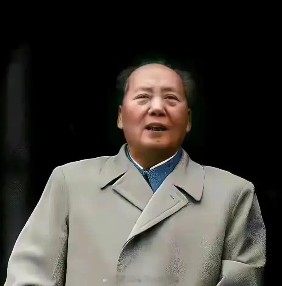 身挂无数家，逝去却无家，舍了小家为大家，名利归国家。他生前有许多家，政治家，哲学