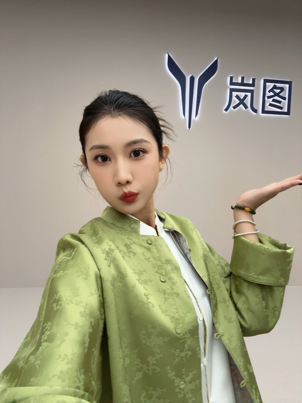 我一带最霸气的华系SUV这个标签🏷️今天拍的什么车你们都能猜到吧？我这套新中式