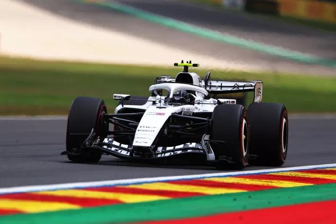 26年的F1凯迪拉克车队，感觉在比赛当中始终魂不守舍的。前9场比赛当中，居然凯迪