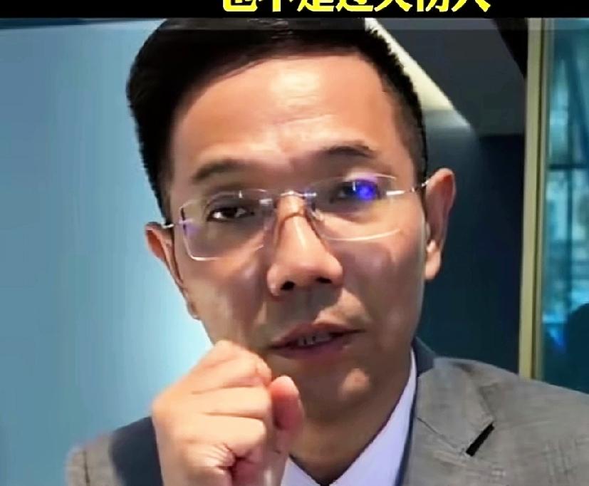 明天，李律师被打案，二审开庭！
李律刚下飞机就接到“传票”，不过这次不为别人，为