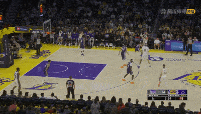 NBA常规国王vs湖人 湖人首节就建立了18分的领先优势，最多领先22分，最后在