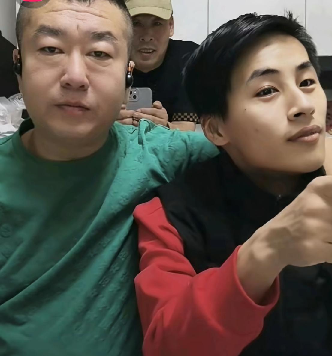 张云鹏的表哥称：等云鹏回来了，肯定要带着云鹏感谢高洋和宝贝回家。云鹏爸爸不愿意出