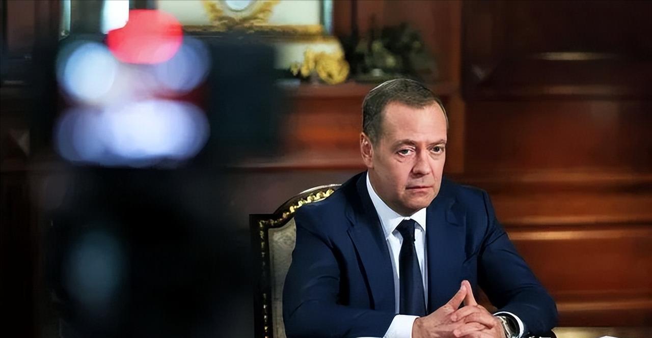 梅德韦杰夫：凛冬将至，俄美两国最终未能达成限制核力量发展的协议

梅德韦杰夫2月