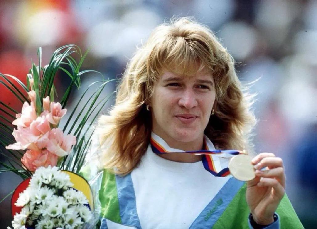 网球有約｜📆 35年前的今天一样，斯特菲·格拉夫🇩🇪 他在完成“金满贯”（