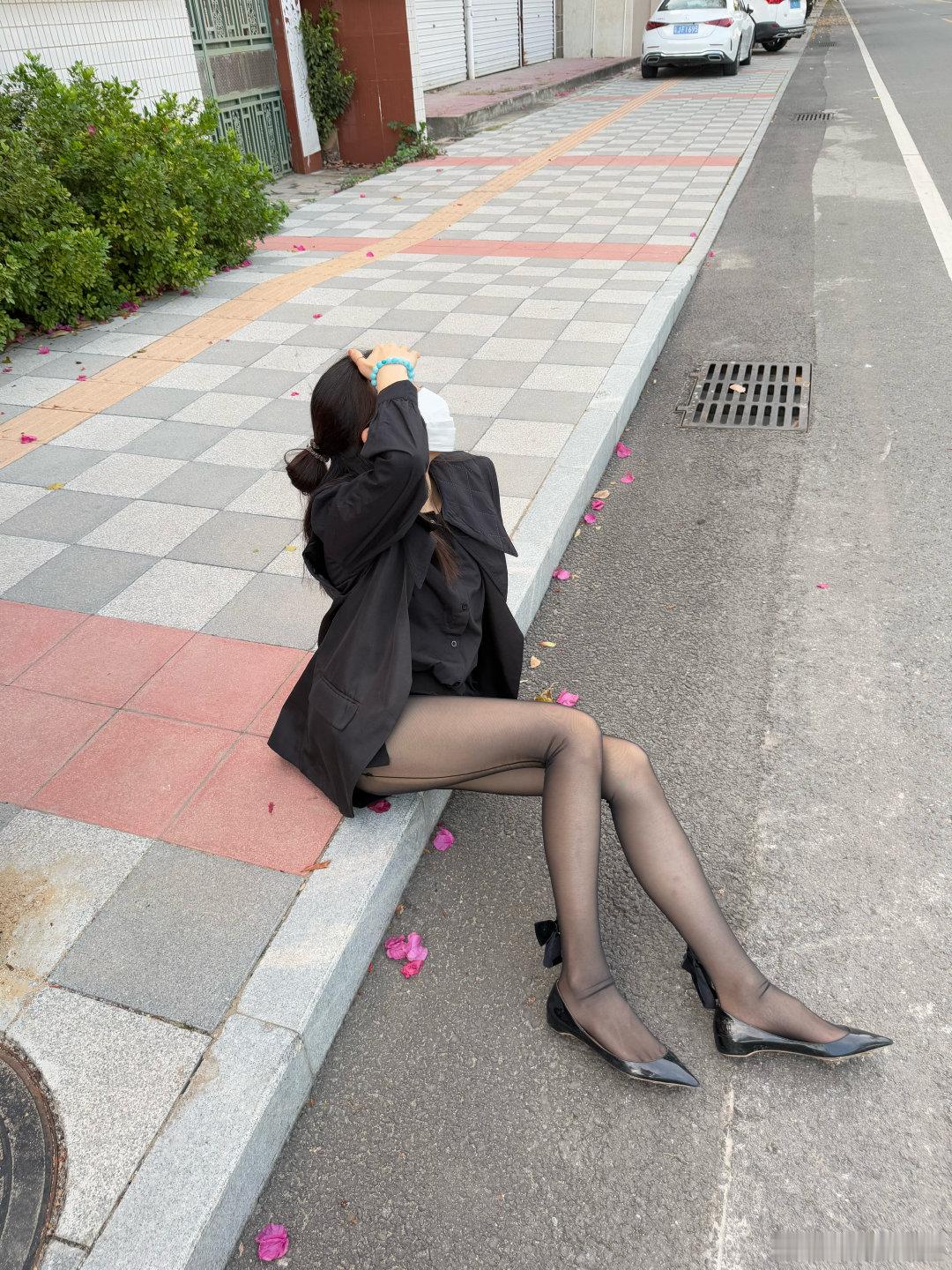 路边的小花 ​​​