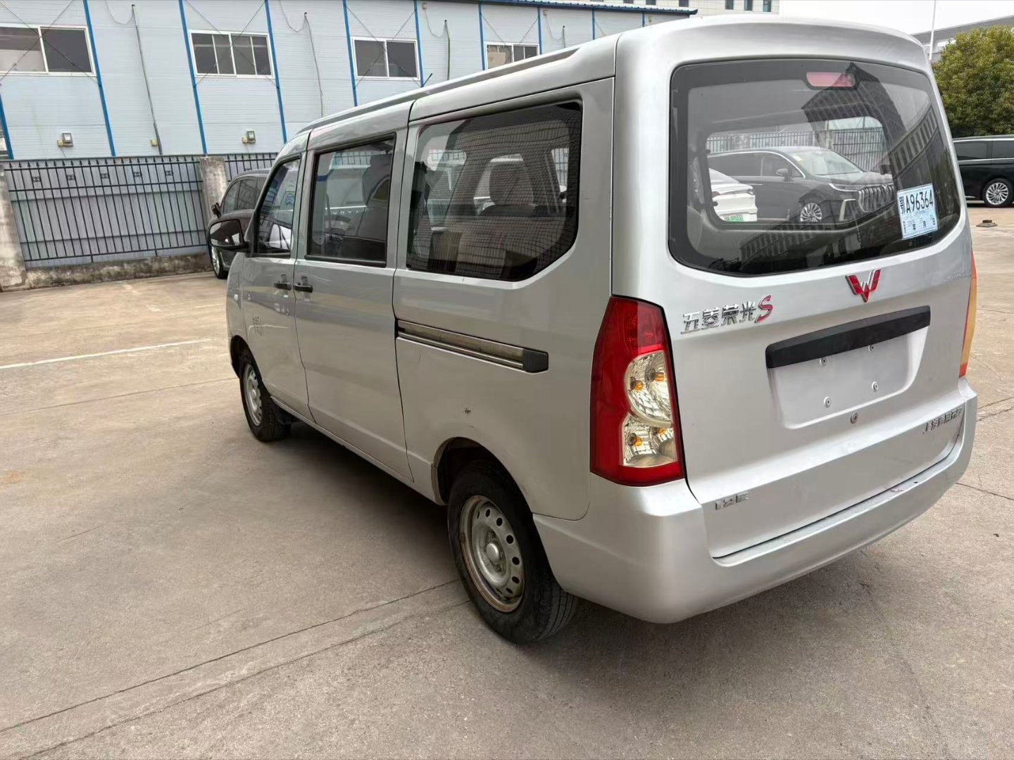 2018年 5坐 五菱荣光 1.2L 10万公里 原版车况 保险到5月 1个多带