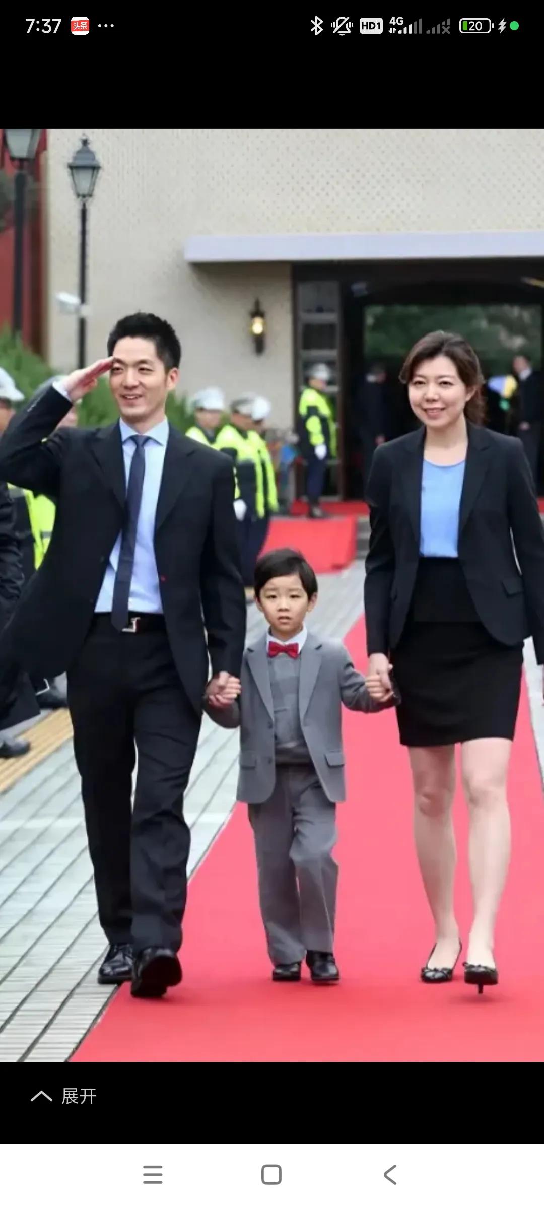 蒋万安确实帅气，不仅帅气，人家学历也很高，是留美博士，，，，
不仅是留美博士，人