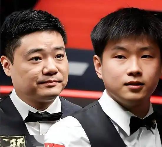 丁俊晖和赵心童最新赛况（2026年斯诺克世界锦标赛1/8决赛第一阶段）

   