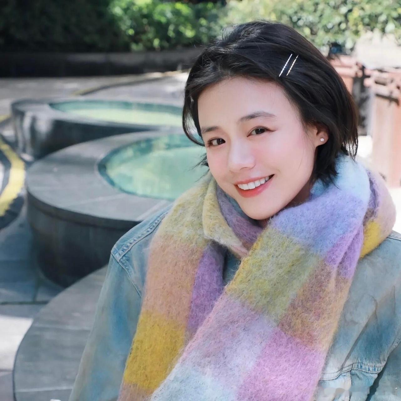 马思纯 当生长痛成为生命力好羡慕马思纯现在的状态，焦虑被甩在身后，满满的都是被爱