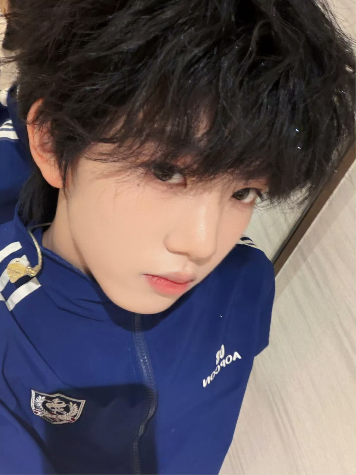 张函瑞高会自拍张函瑞高会更新六宫格自拍🫐蓝莓小蛋糕请问这么萌是啥意思啊不讲不讲