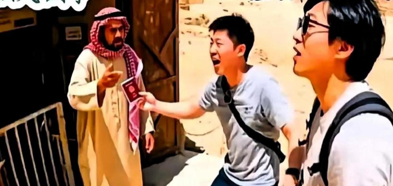 俩日本人，在埃及景区逃票被抓，脱口而出，用英文喊：“我们是中国人。”

两名日本