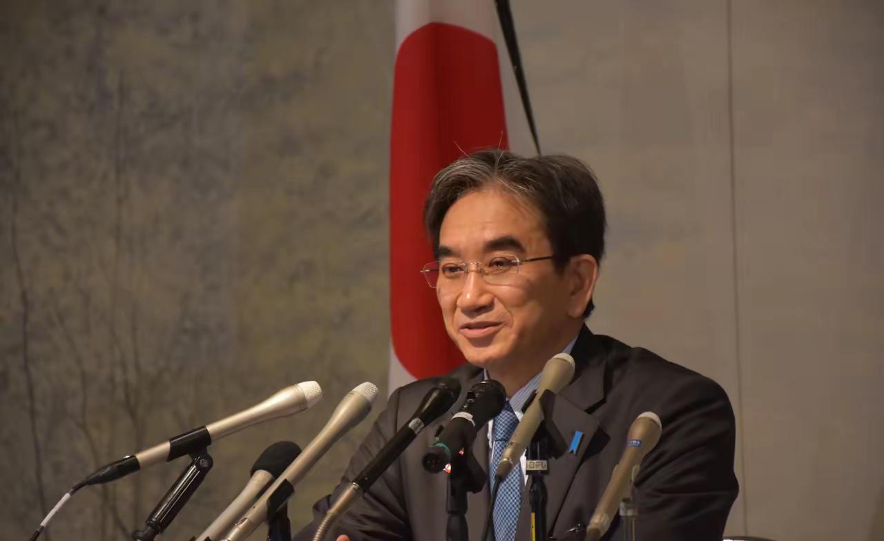 日本众议院前议长河野洋平亲自出马，带着经贸代表团申请6月访华！

日本现在这是怎