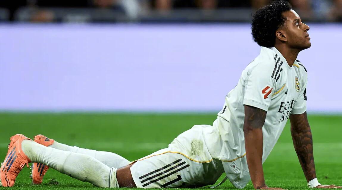 据《阿斯报》的消息，在罗德里遭遇重伤人生这一最艰难的时刻，皇马会继续保持对他的支