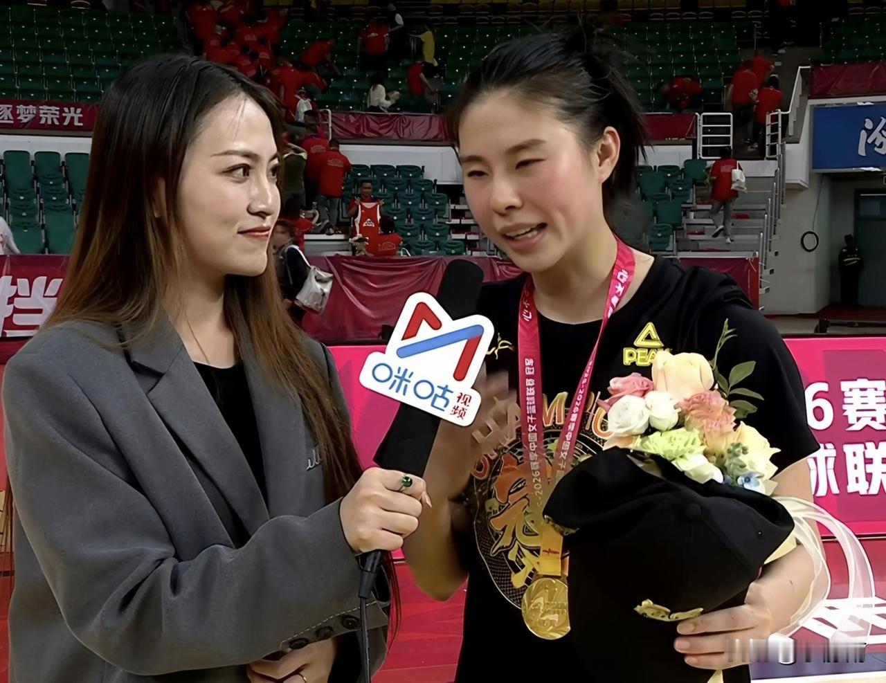 恭喜王思雨！老六的镜头最多，又美又飒——要是有李梦在就更好了！