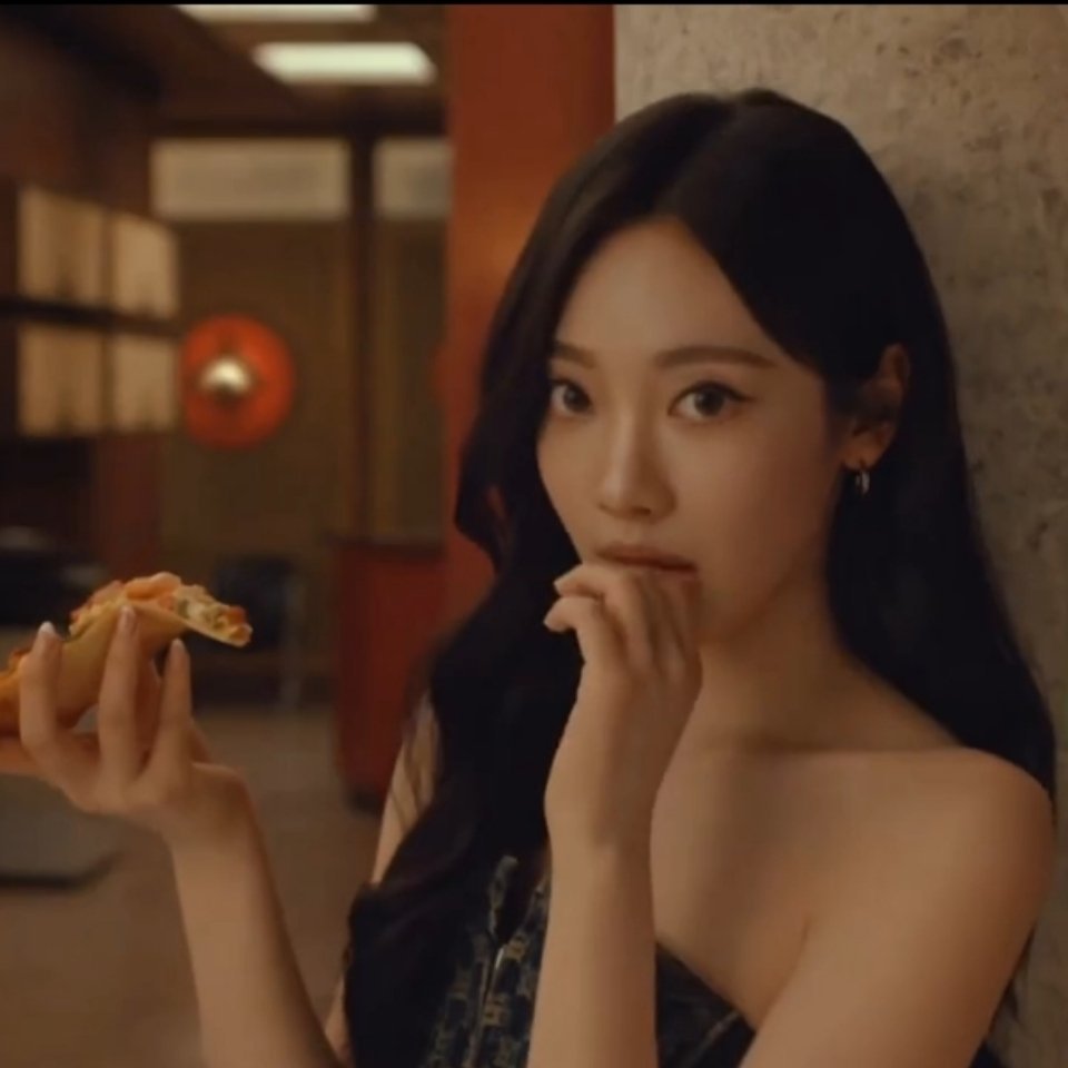 没有对美食的欲望 只有对宁艺卓的渴望 skr～ ​​​