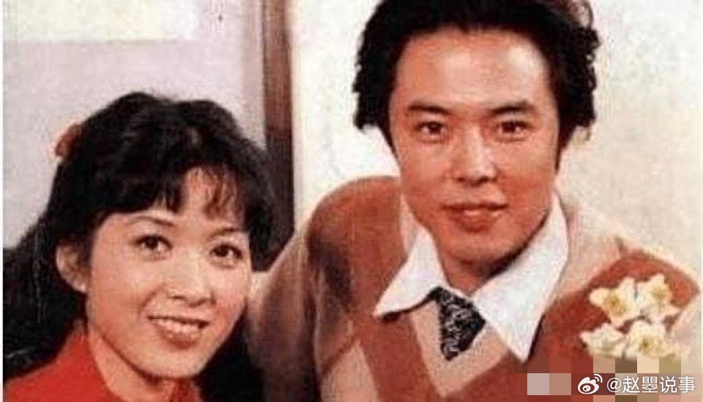 1983年，沈丹萍与张铁林已经谈了6年恋爱。有一天，沈丹萍刚回到宿舍，同宿舍的一