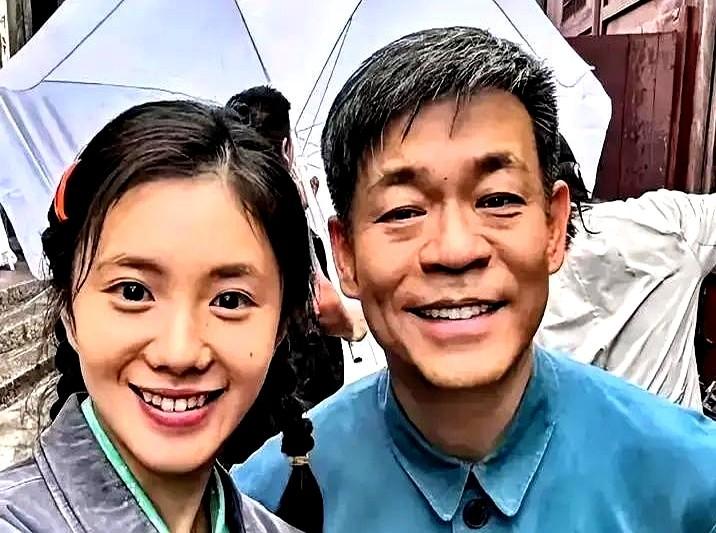 孙浩在刘浩存评论区留了句“娃”，没带任何新剧链接，没卡着热搜节点，就是一句普普通
