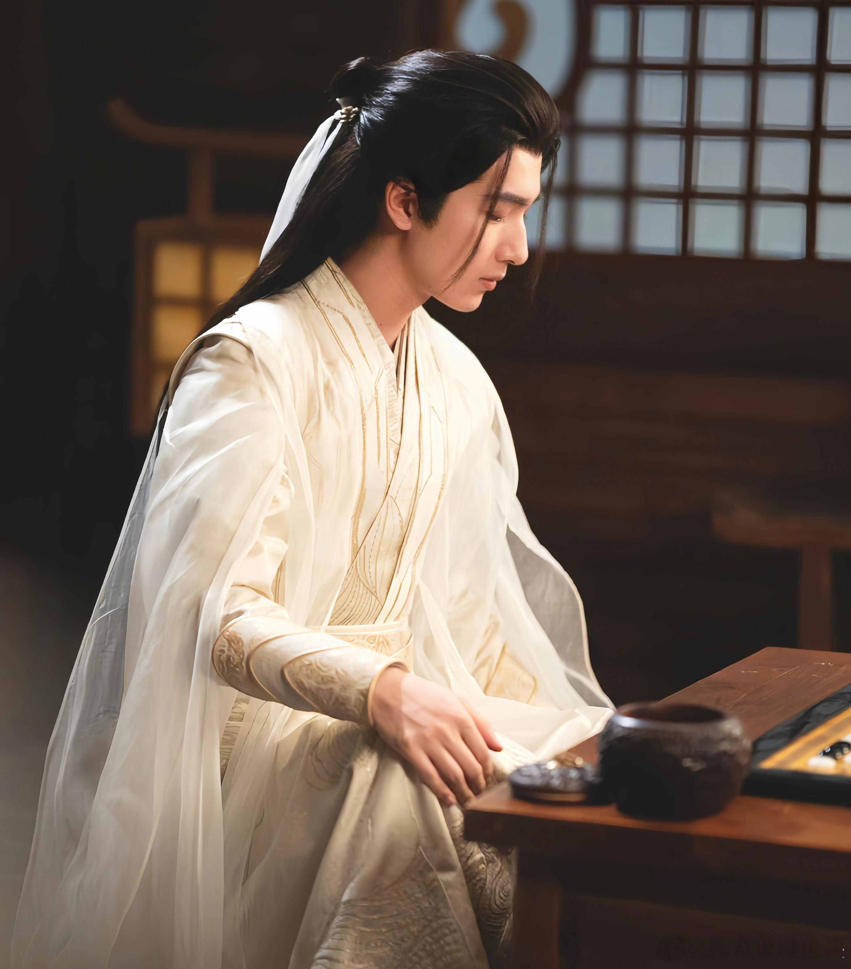 都别管了，已经沉浸在李宏毅的演技中无法自拔，这个《勿扰飞升》吼吼看 