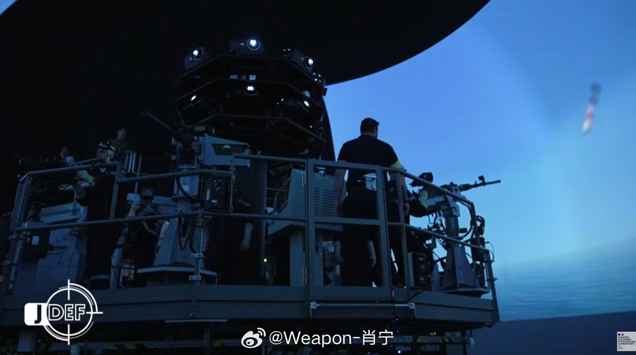 烽火问鼎计划每天认识一件兵器 法国海军使用模拟器来训练船员进行近距离防御，主要针