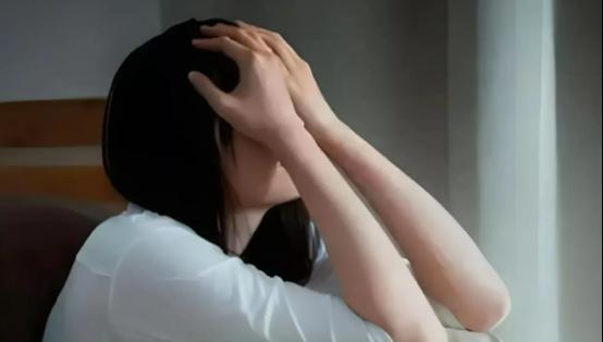 河南一男子带女友外出旅游的2天时间里，与女友多次发生关系，为了避免怀孕，他就想着