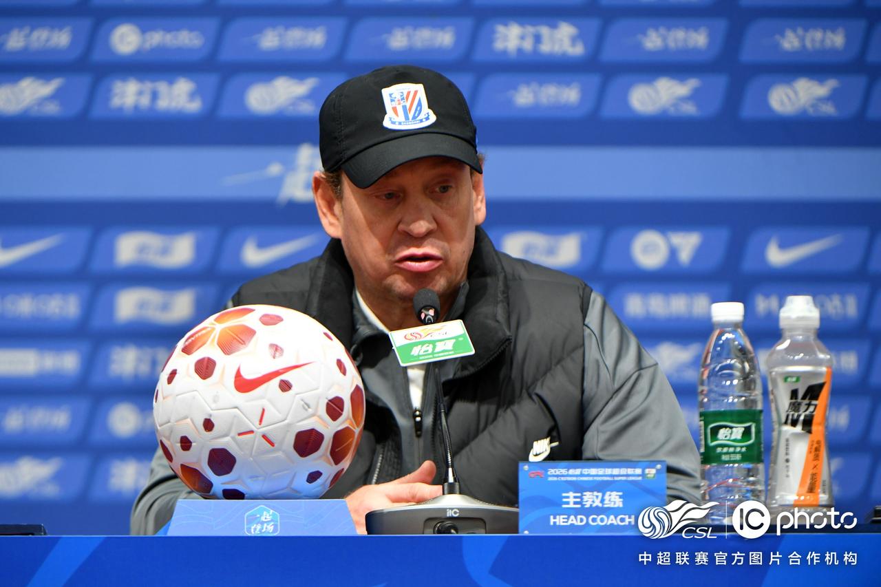 中超赛后｜斯卢茨基：逆转取胜源于全队不懈拼搏 替补登场的球员表现非常出色
 
2