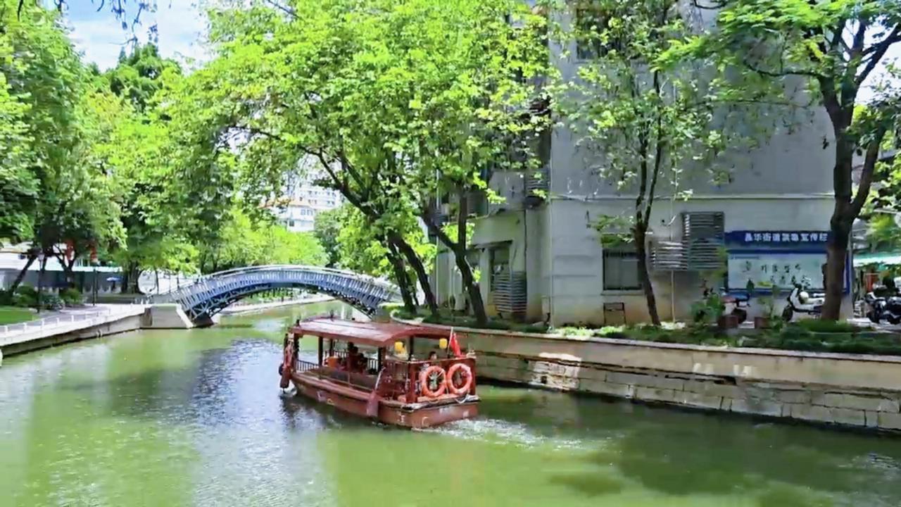 晒图笔记大赛荔枝湾涌是广州荔湾区标志性的岭南水乡文旅地标，2023年入选《广州市
