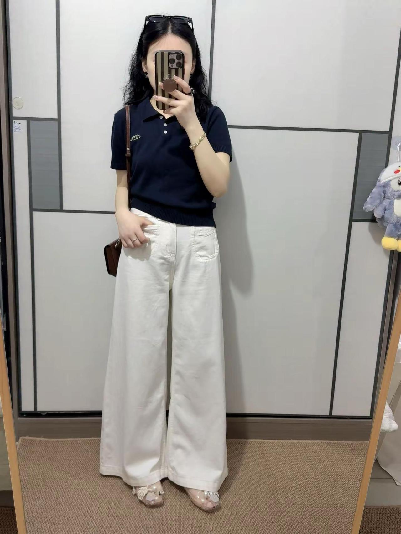 如果你今天状态不好就允许自己枯萎几天把窗帘拉上，窝着发呆想哭就哭一场，不用找理由