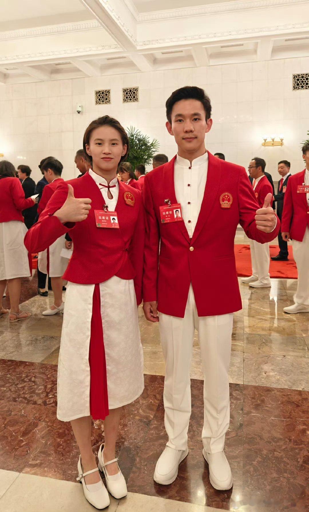 奥运表彰大会现场照，健儿们身穿正装，真的好养眼，马龙、潘展乐、樊振东、陈梦、还有