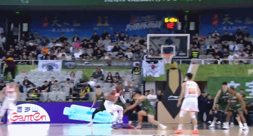 最后两罚不中惊出一身汗！郭昊文14中7&三分7中4砍23分3板4助4断cba