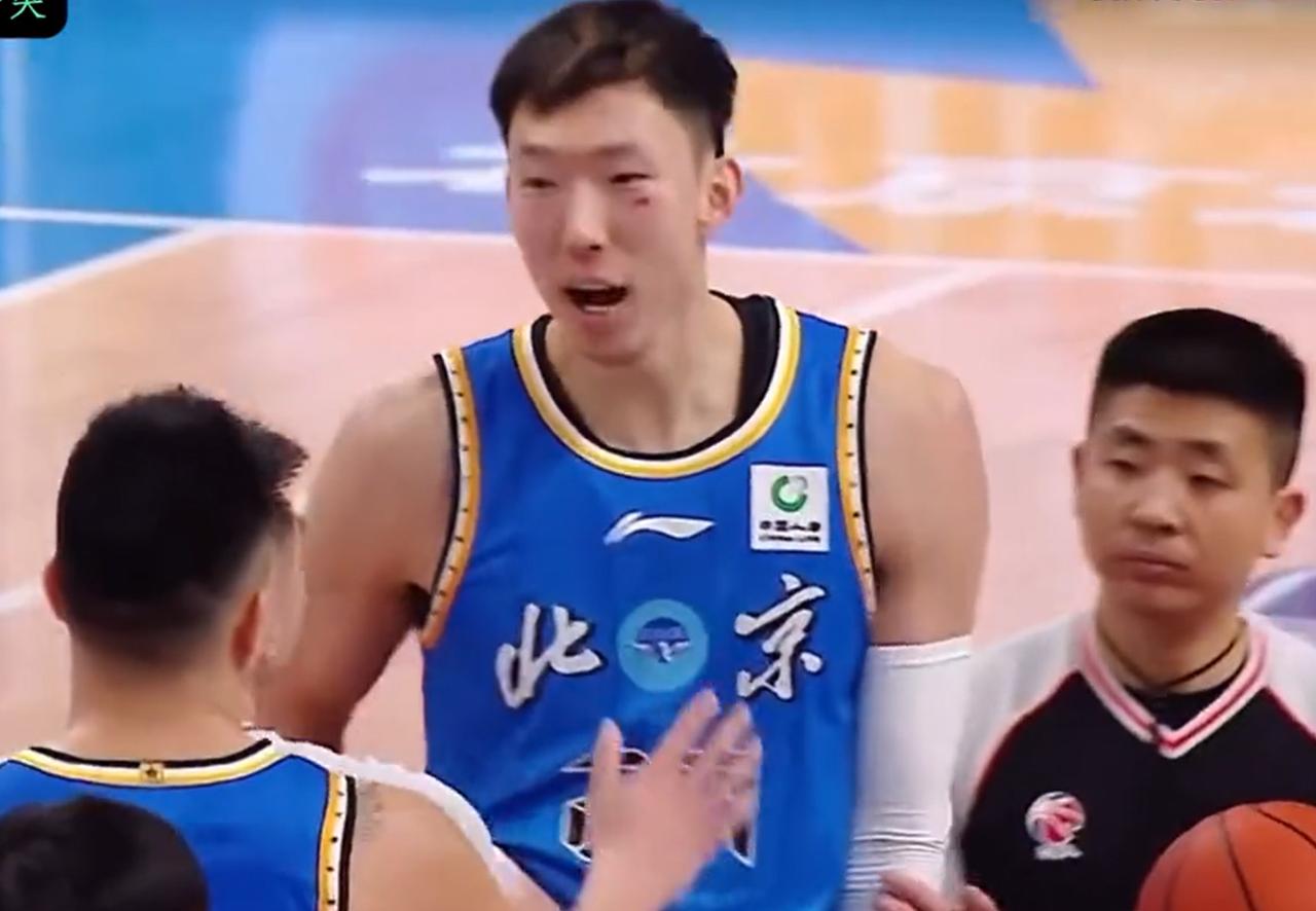 CBA大冲突！周琦遭到羞辱，恼羞成怒，与对方发生冲突 裁判送上两T
昨晚，CBA