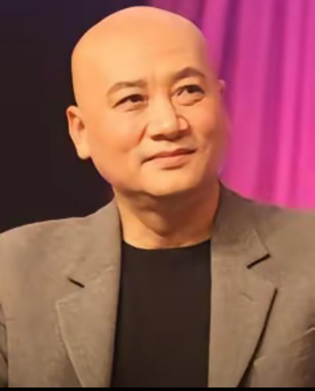 妻子去世仅一个月，迟重瑞亮出底牌：谁说"唐僧"是软柿子？
娱乐