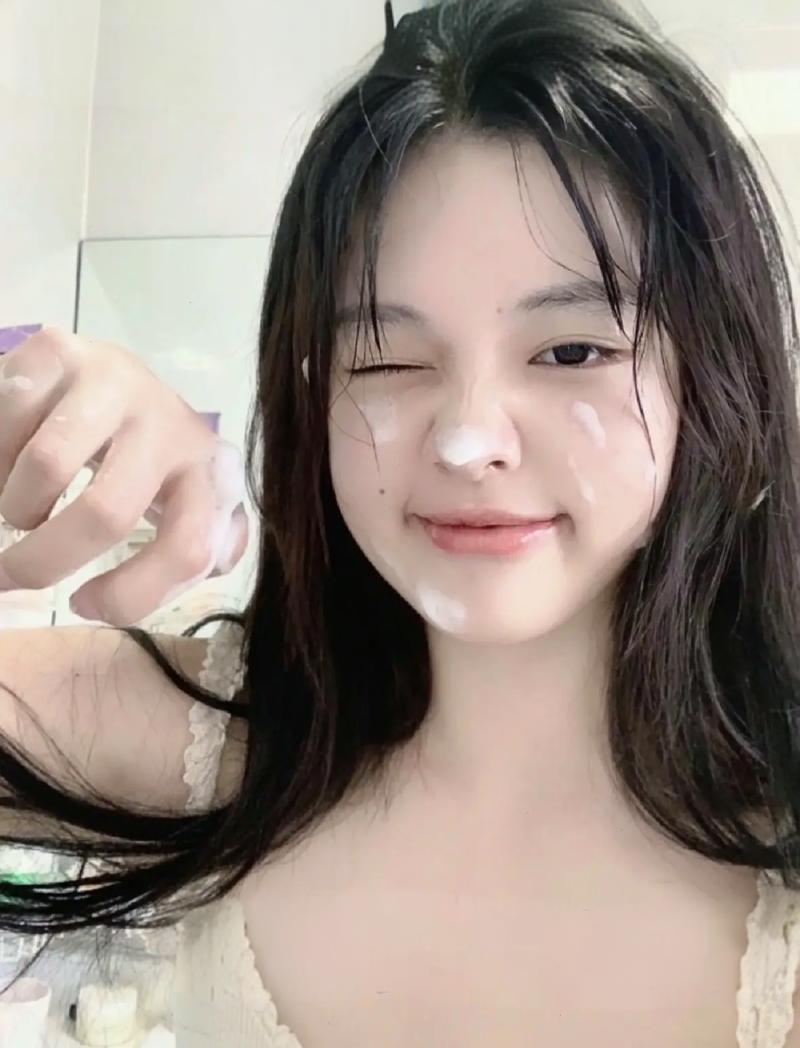 【粉丝提问】男朋友不讲武德，闭着眼睛，正享受着浪漫的氛围，最后弄我一脸，脸上，头
