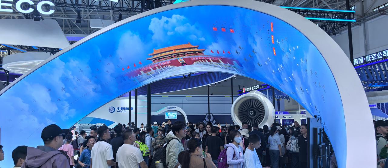 长春航展相当震撼的国庆阅兵机型队形展示