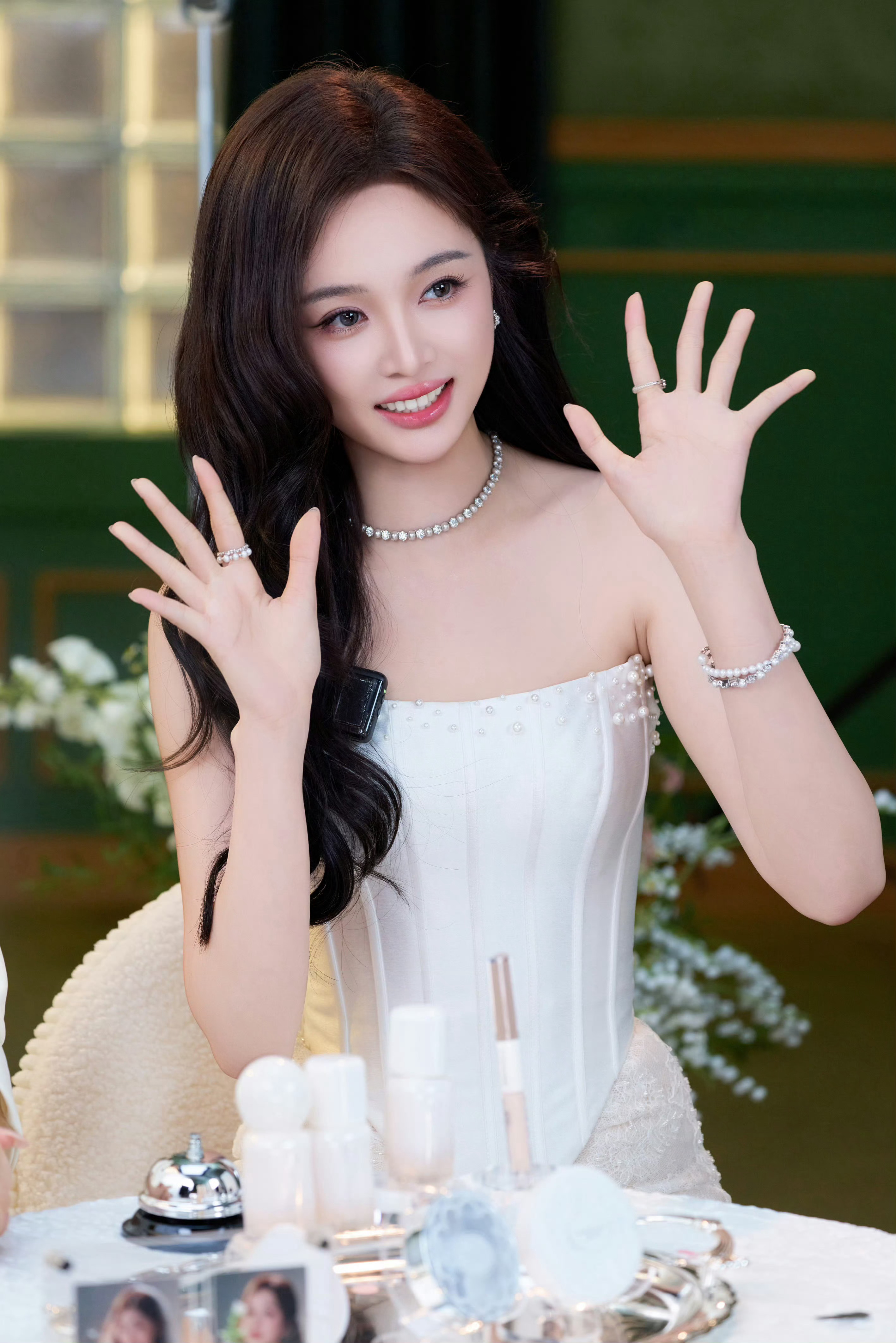 吴宣仪辛凌.吴宣仪叶星星 朋友们今天也要记得发一发超莱克吧​​​