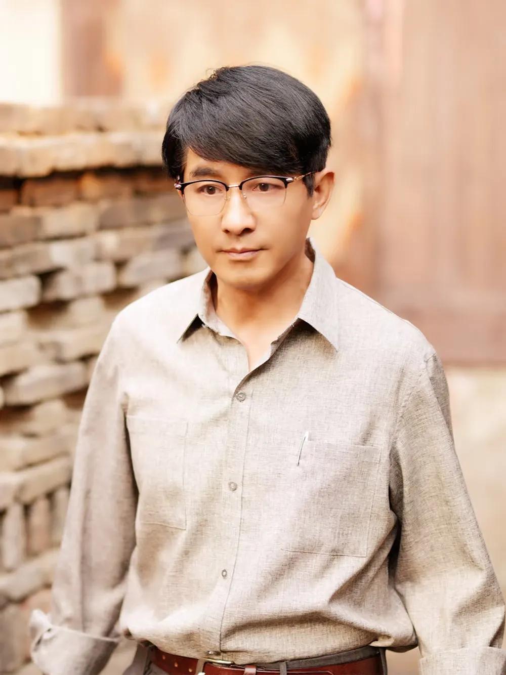 郭晓东在《小巷人家》的研讨会上说，在剧播出期间，我是大气都不敢出，每天都在替庄超