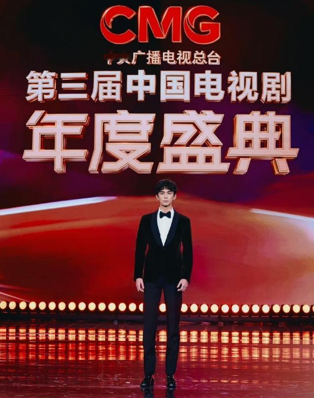 爱的就是吴磊身上那股成熟，硬汉的魅力加上满满的正能量[给你小心心] 