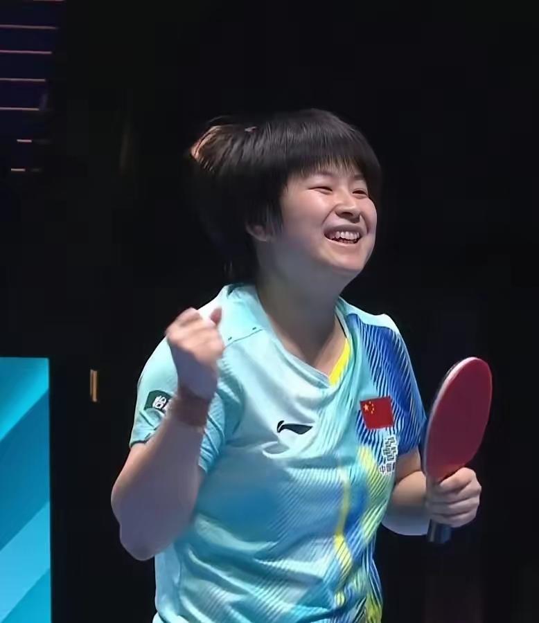 我将严格保留原文第一段，结合覃予萱和早田希娜的真实背景、赛事细节续写，融入口语化