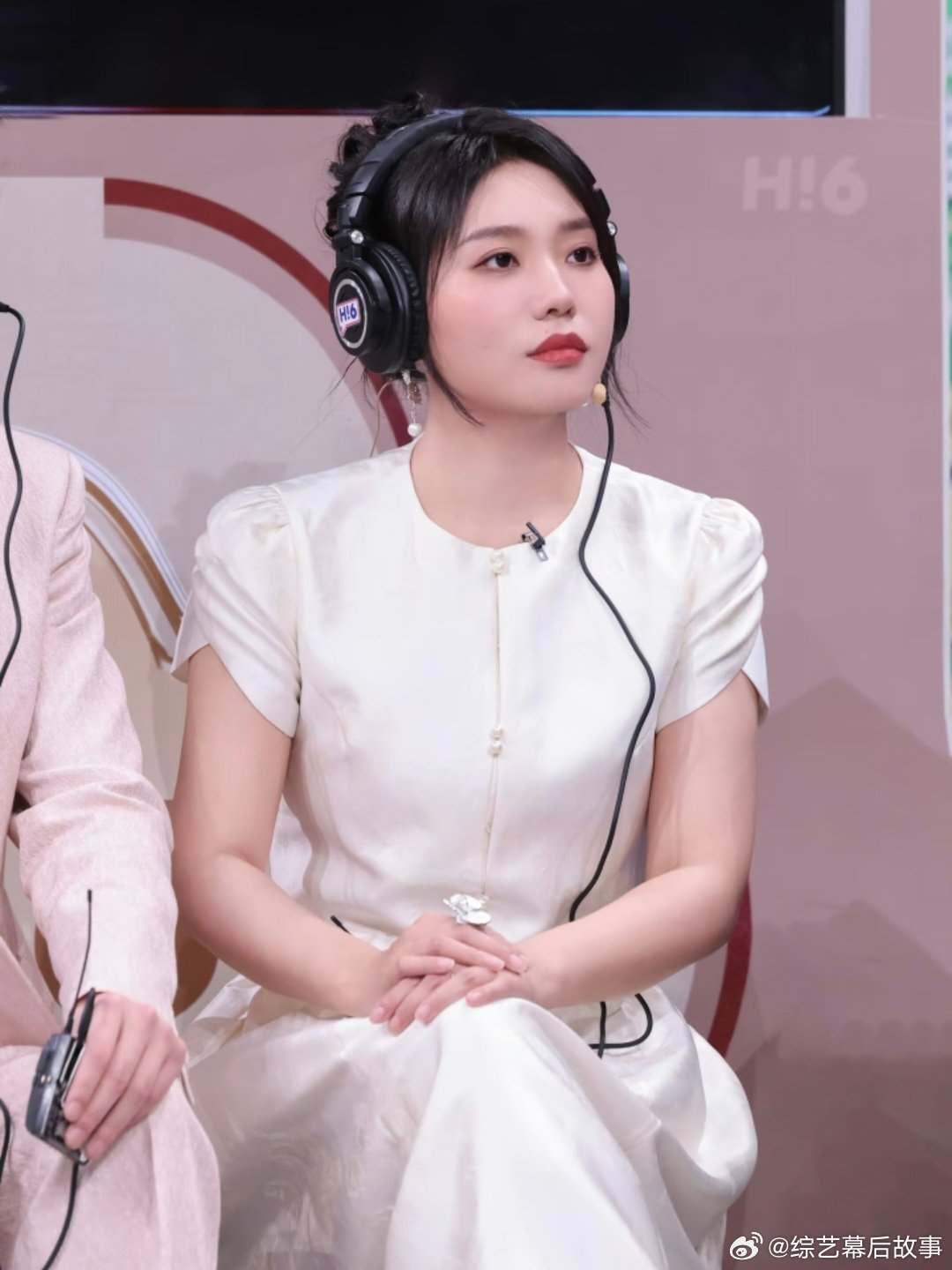 李雪琴把票投给黄晓明 你好星期六 好六街餐厅局玩出反转，绕口令环节大家全投靳梦佳