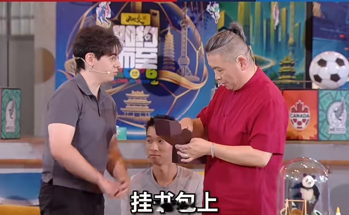 西班牙球迷被非遗绒鸟惊艳到了 我去，别说外国友人惊叹了，咱们有这么好的东西我都不