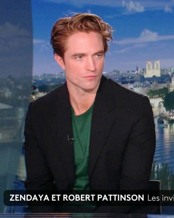 Rob近期各访谈节目的造型回顾：.他在节目上透露，《爱情抓马》将在一周左右结束宣