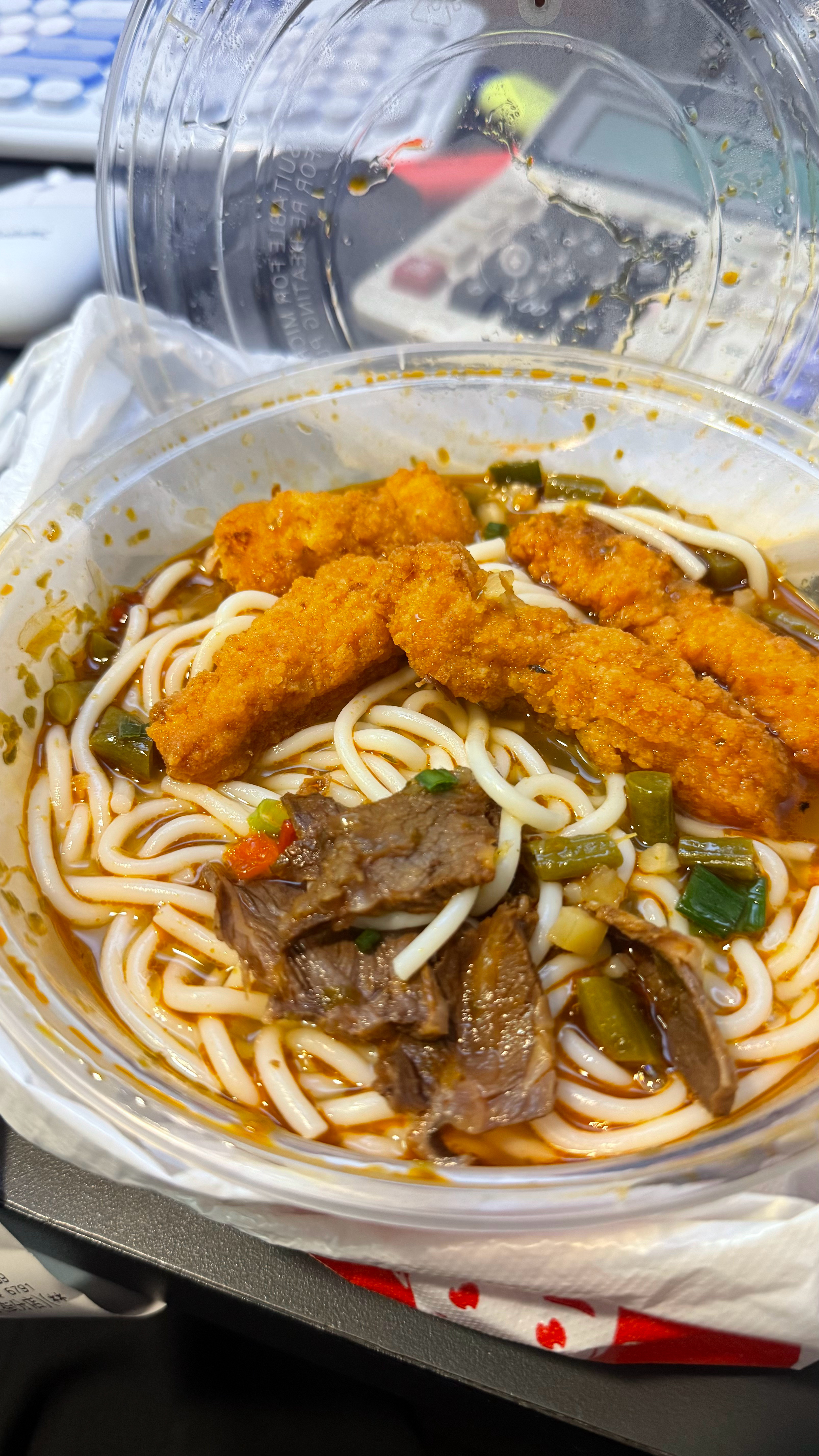 发现麦当劳新吃法 小酥肉泡米线🍜 