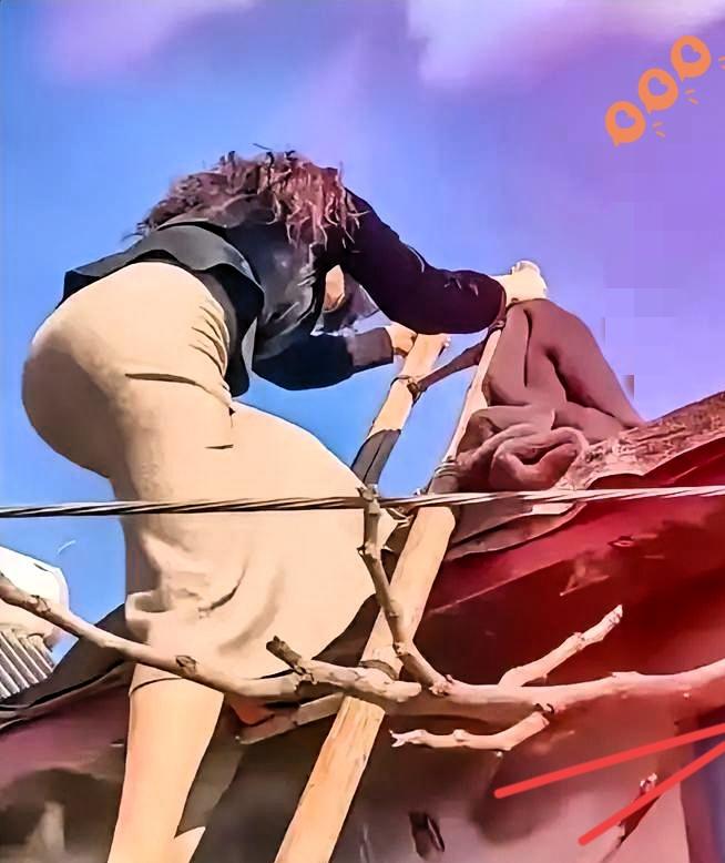 “纵欲过度，就是在玩火自焚！”某小区一名30多岁的女子，在丈夫远赴国外务工、独自